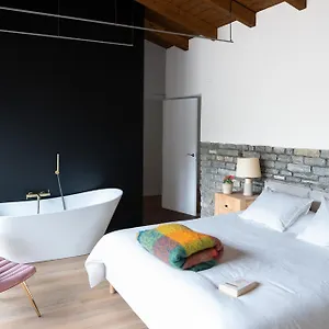  Accommodatie bij particulieren Kh Suites, Breakfast & Laundry